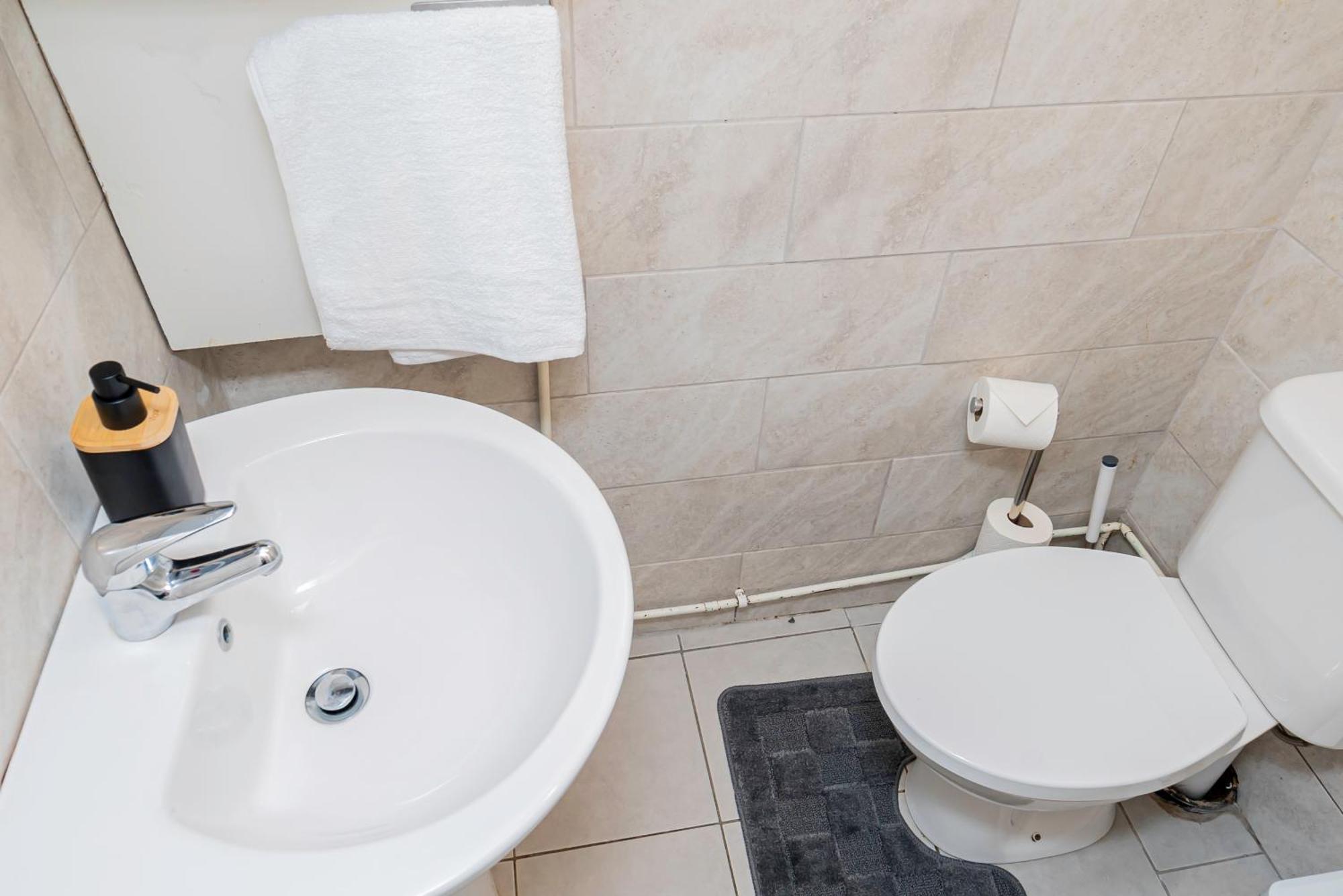 Charming 2-Bedroom Flat With A Garden And Free Parking At Abingdon Oxford Extérieur photo